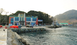 신석기유물관 및 유적지