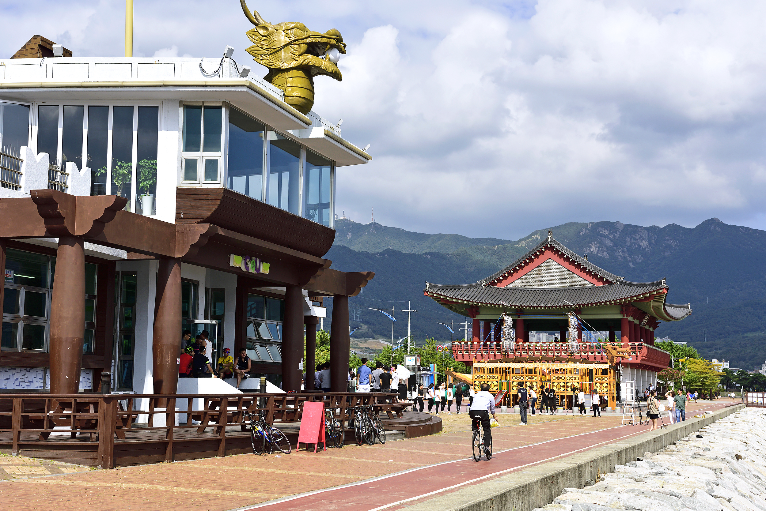 진해루 해변공원