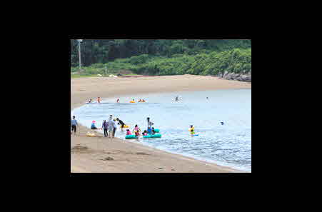 용동해수욕장